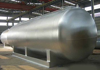 儲存分離容器在化工上指主要用來完成在流體壓力平衡下介質的組分分離和氣體凈化分離等的容器。